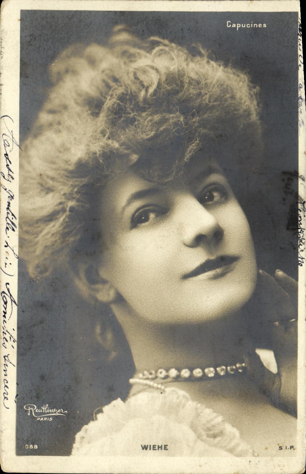 CPA Fantaisie Femme Wiehe Capucines