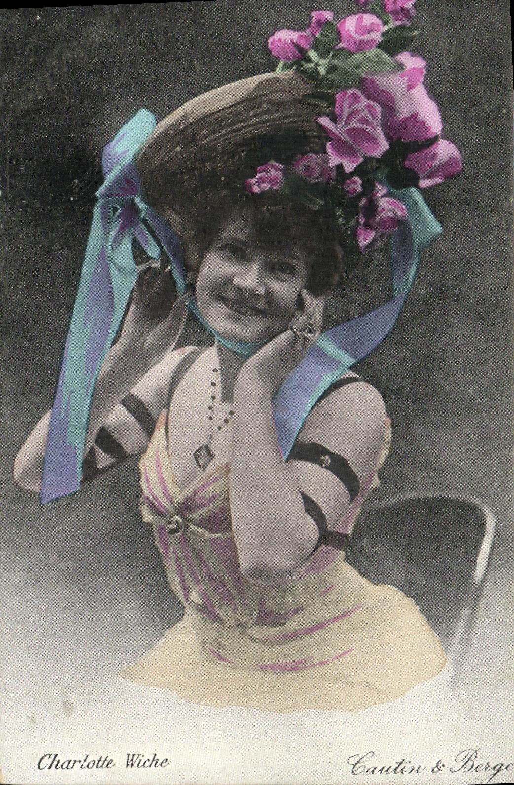 CPA Fantaisie Femme Charlotte Wiche 