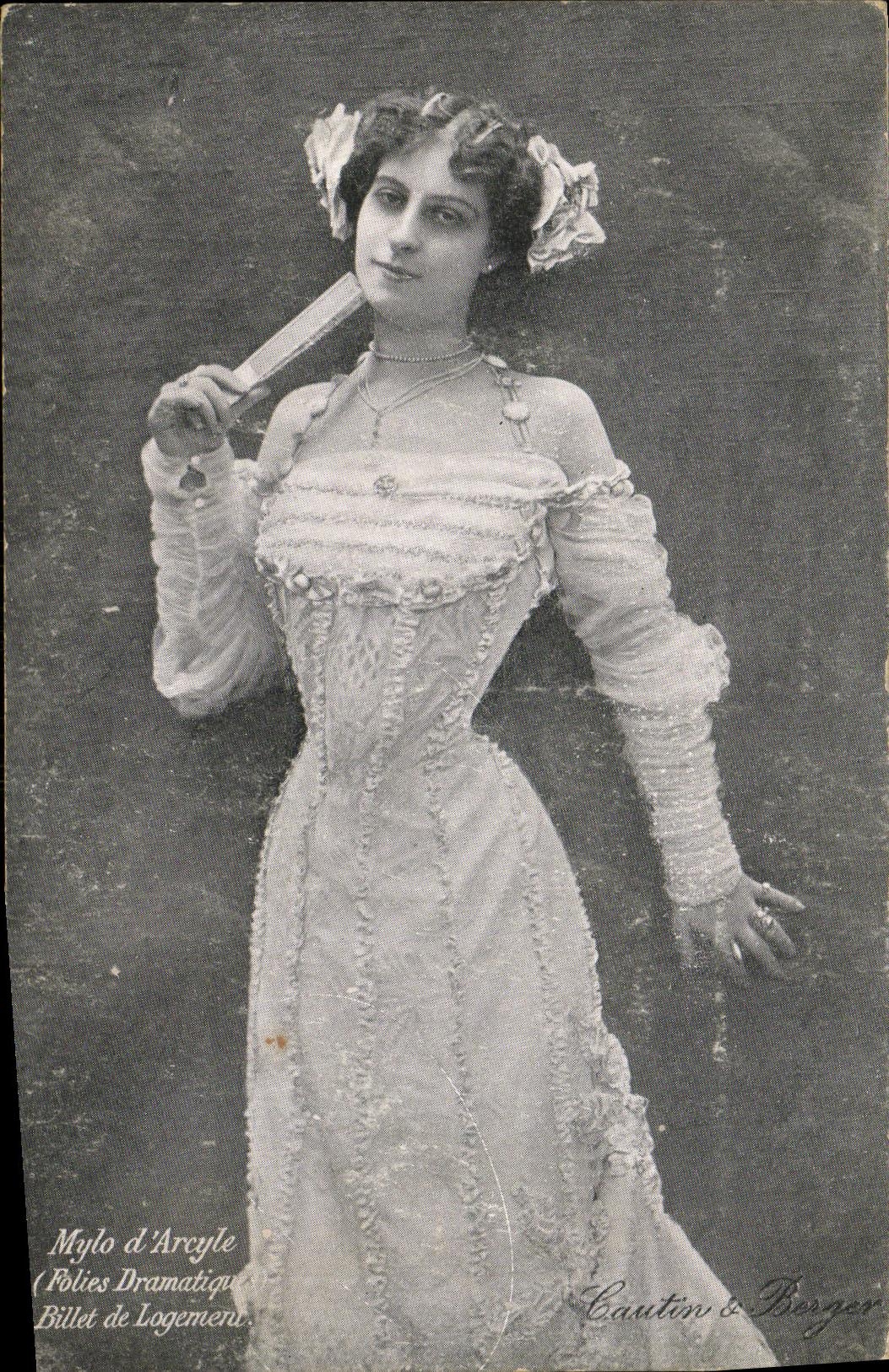 CPA Fantaisie Femme Mylo d Arcyle