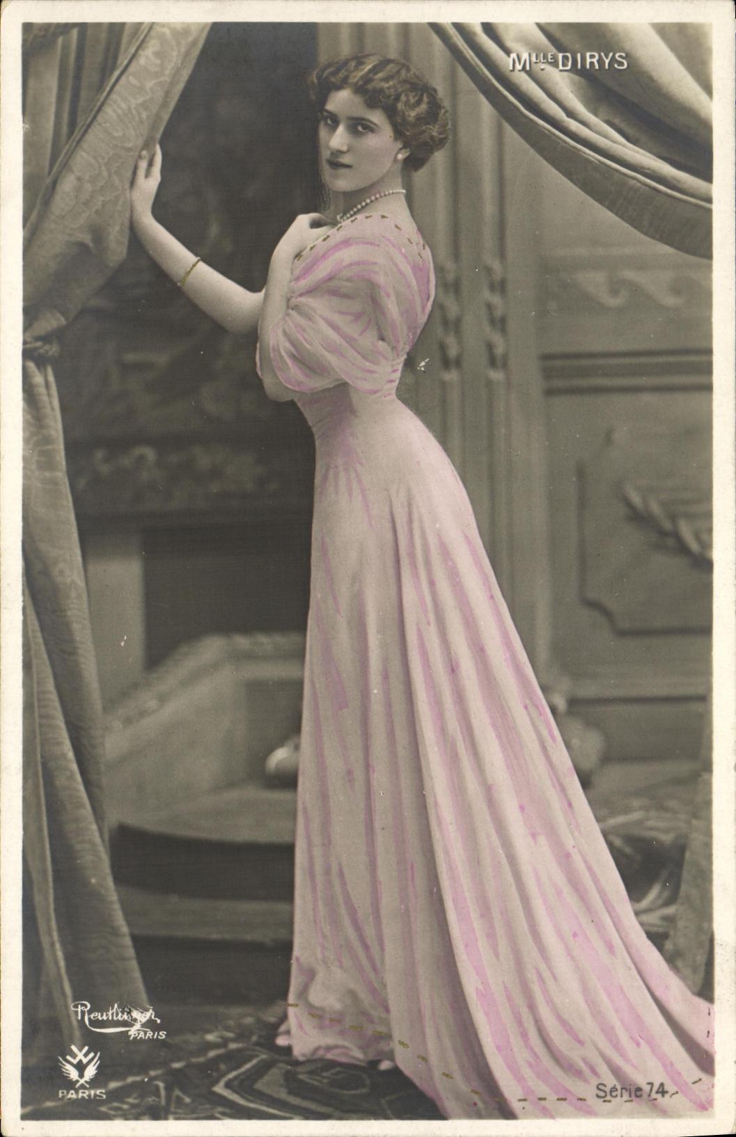 CPA Fantaisie Femme Mlle Dyrais 