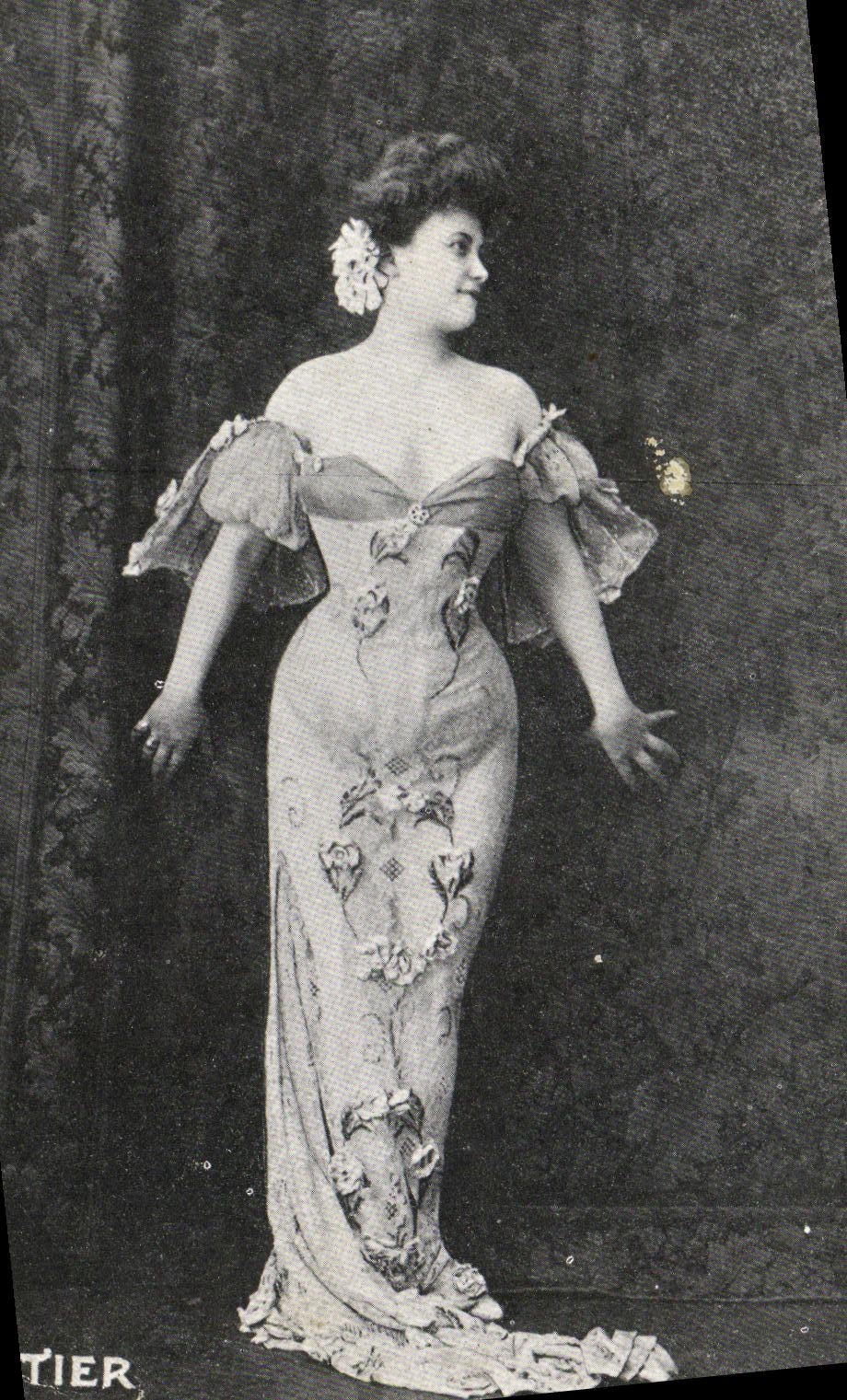 CPA Fantaisie Femme Astier du Theatre Marigny