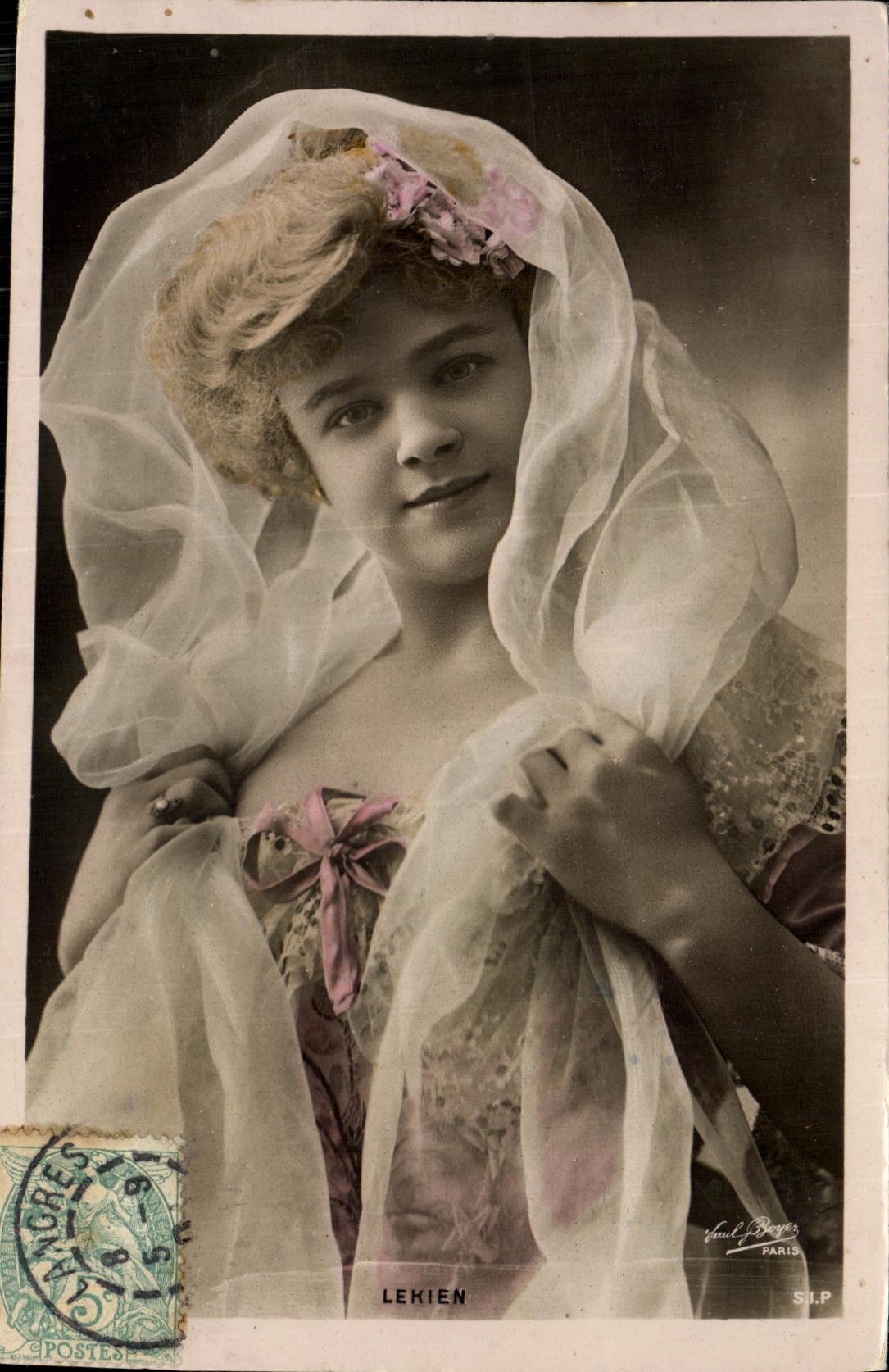 VINTAGE POSTCARD Fantasy Lekien Woman