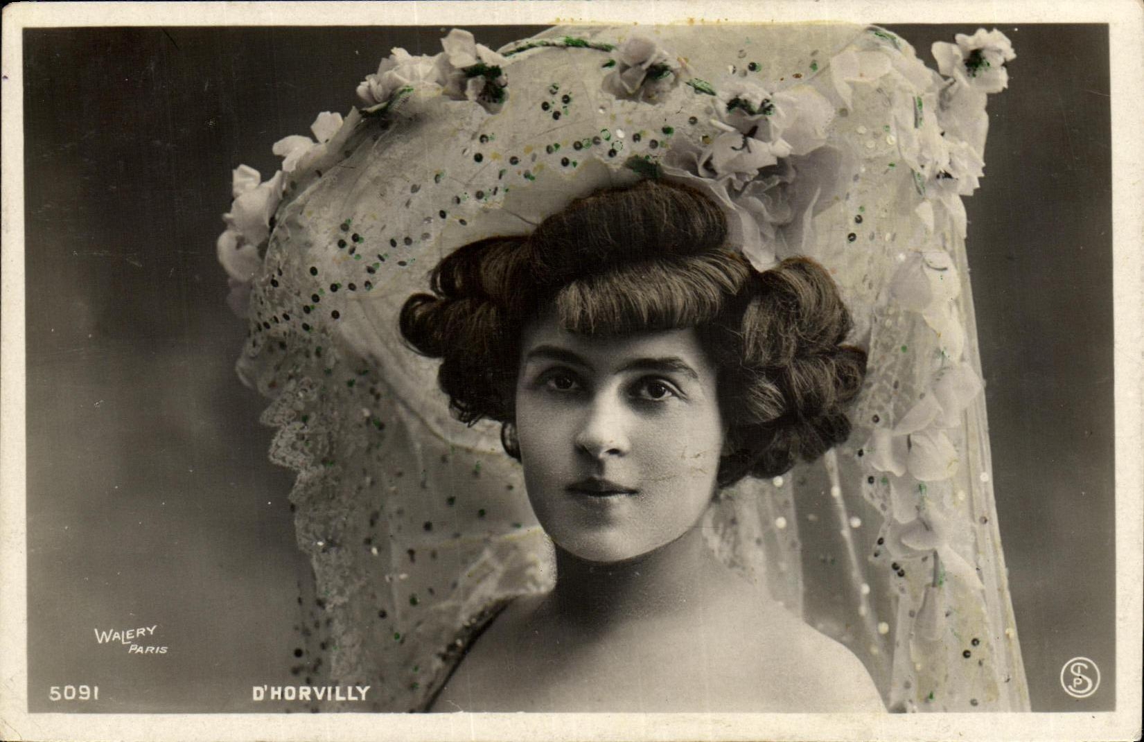 VINTAGE POSTCARD Fantasy Woman D Horvilly