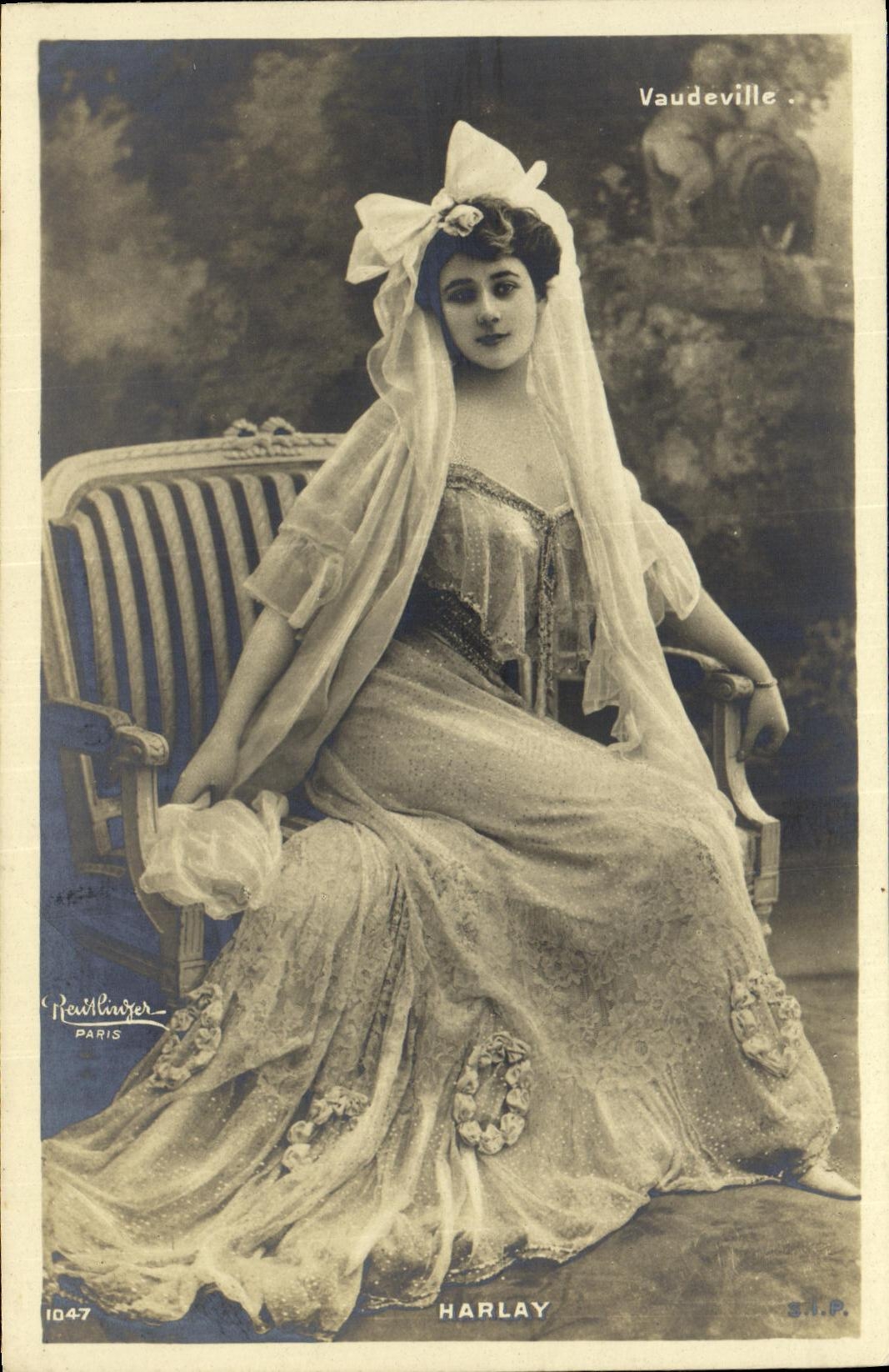 CPA Fantaisie Femme Vaudeville Harlay
