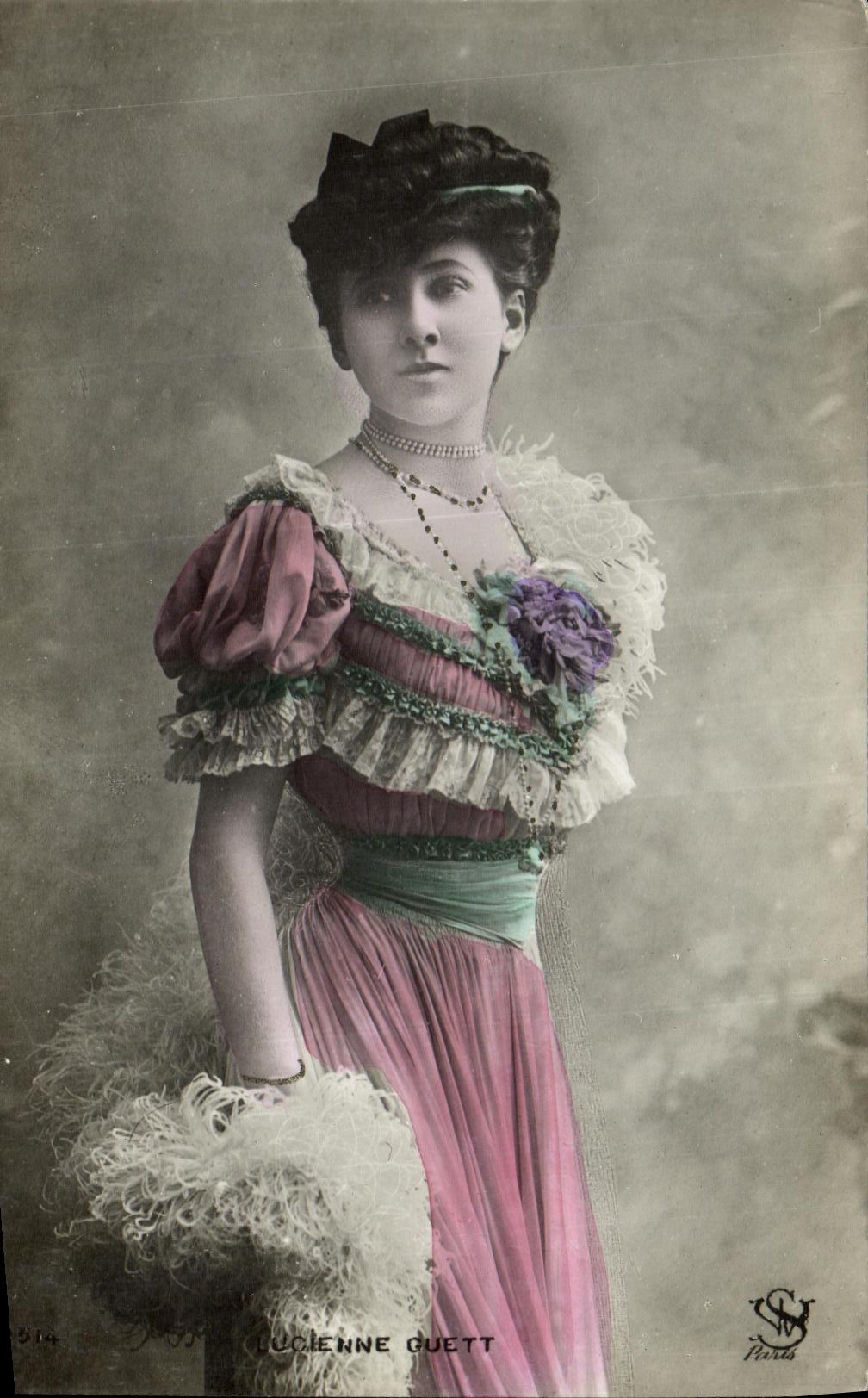 CPA Fantaisie Femme Lucienne Guett