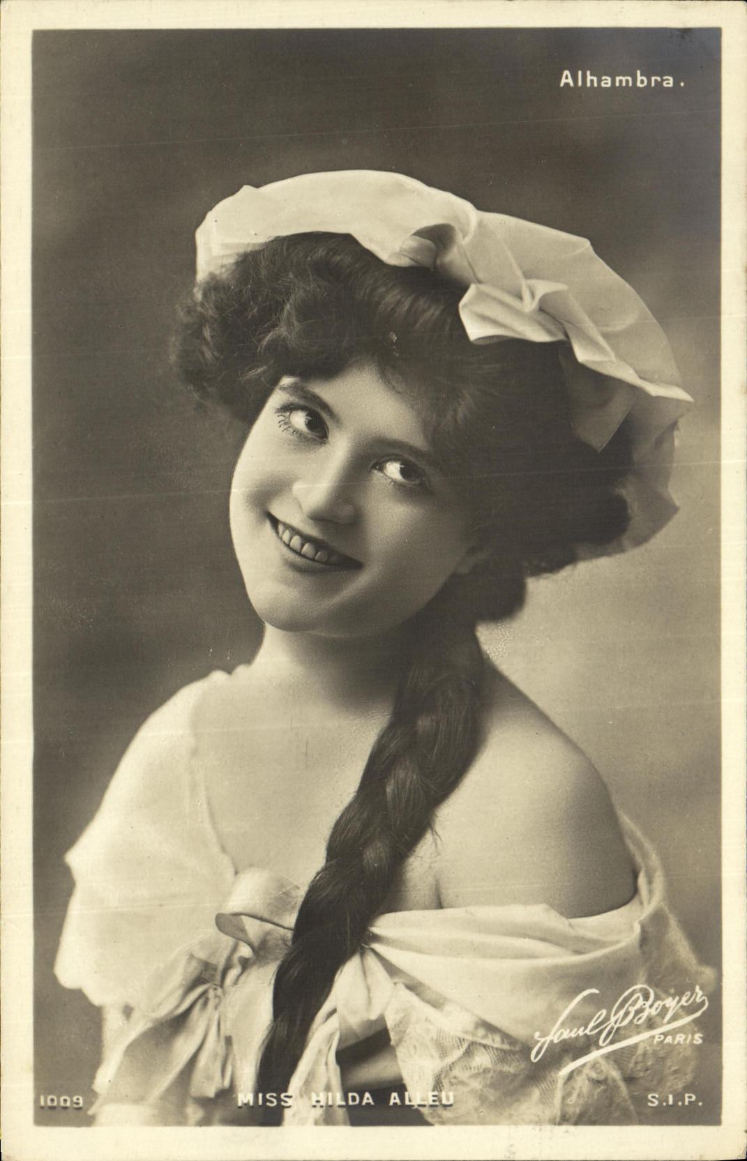 CPA Fantaisie Femme Miss Hilda Alleu Alhambra