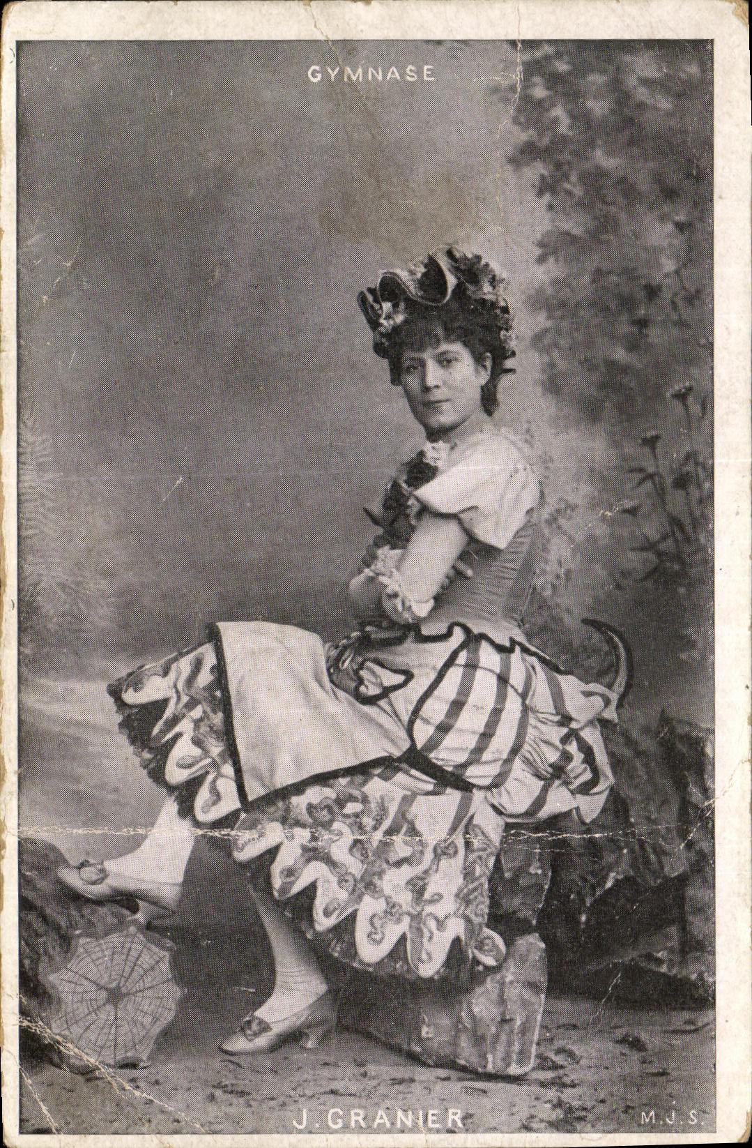 CPA Fantaisie Femme Gymnase J Granier