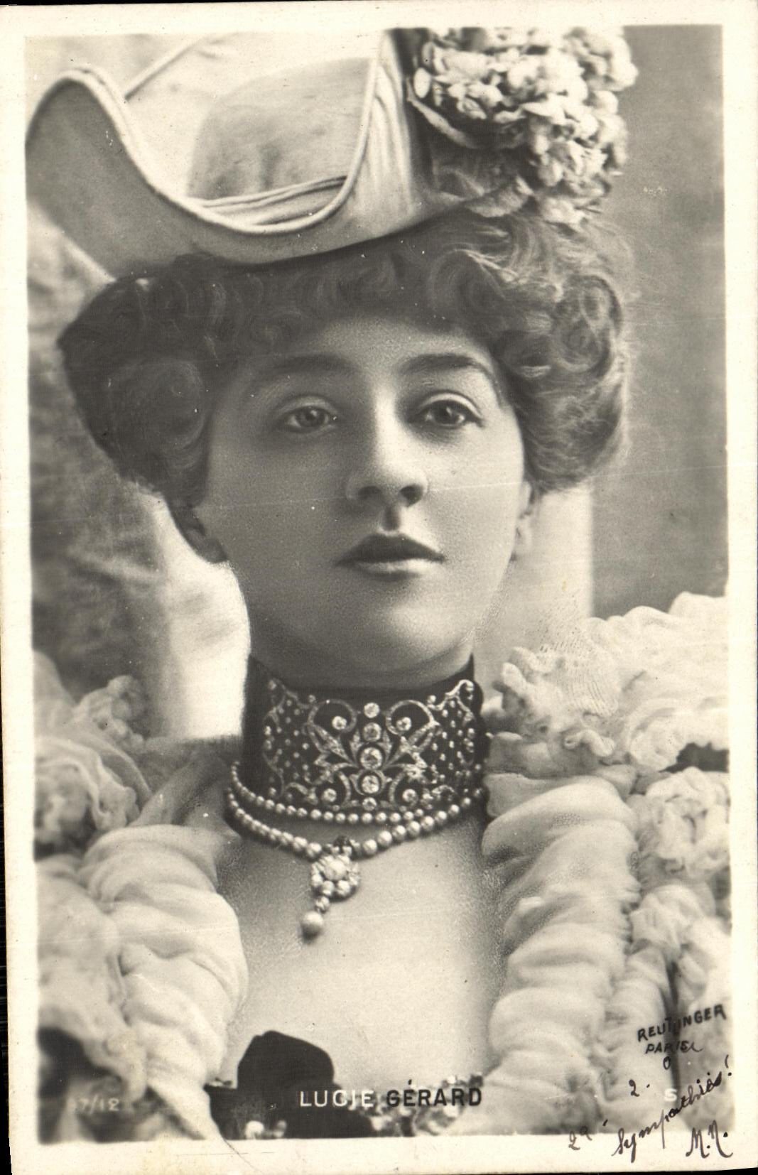 CPA Fantaisie Femme Lucie Gerard