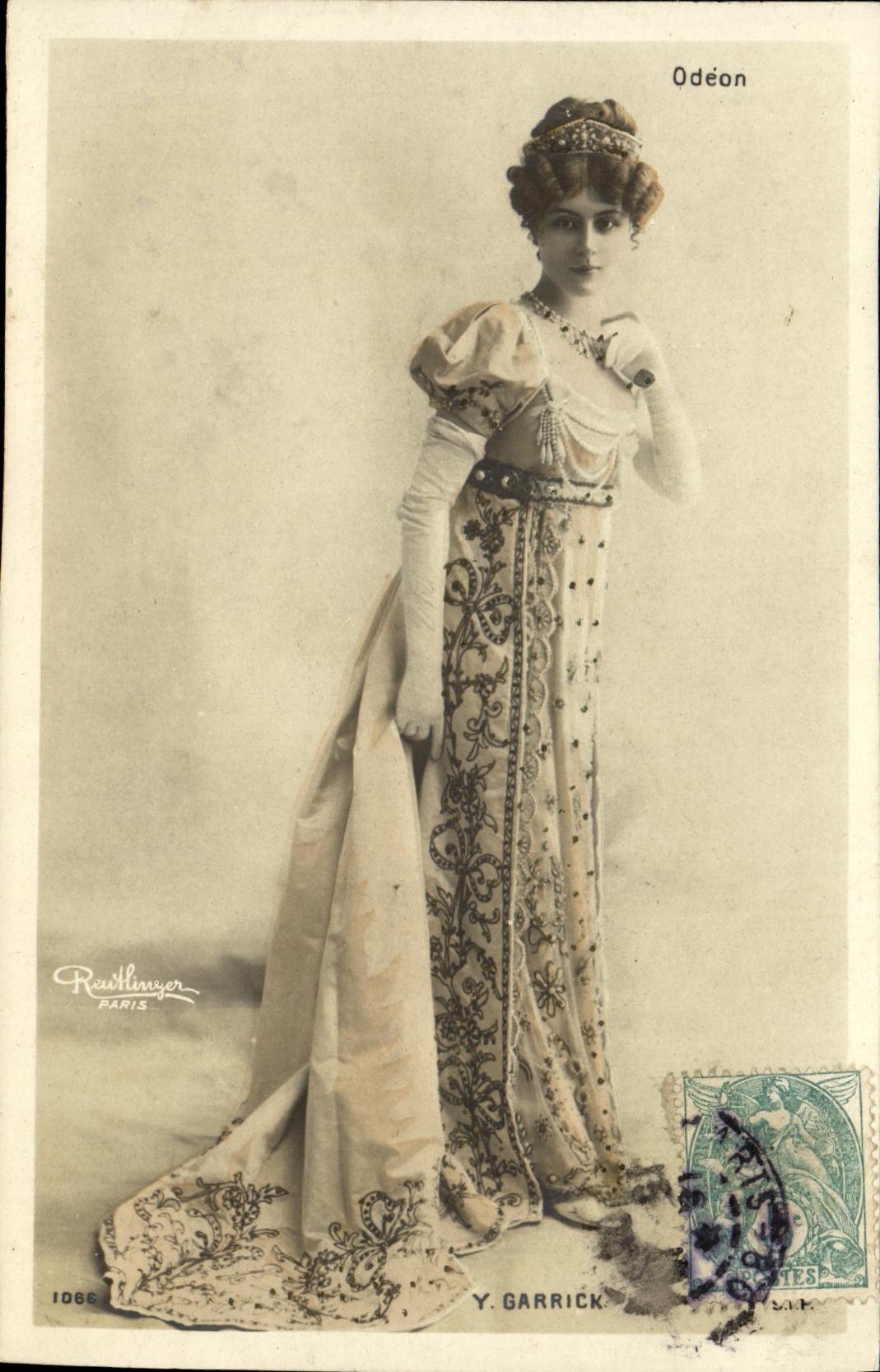 CPA Fantaisie Femme Garrick