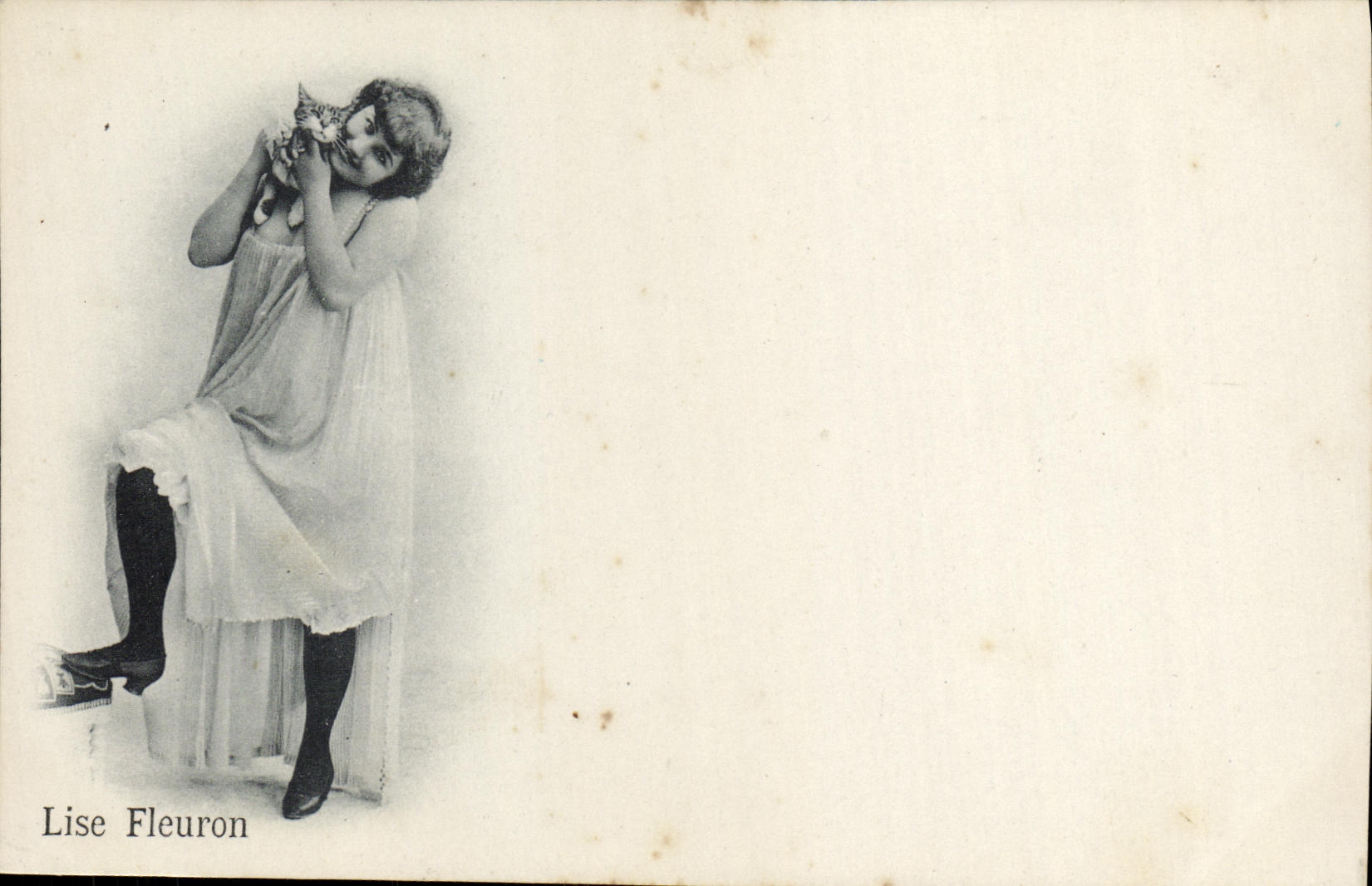 CPA Fantaisie Femme Lise Fleuron Chat