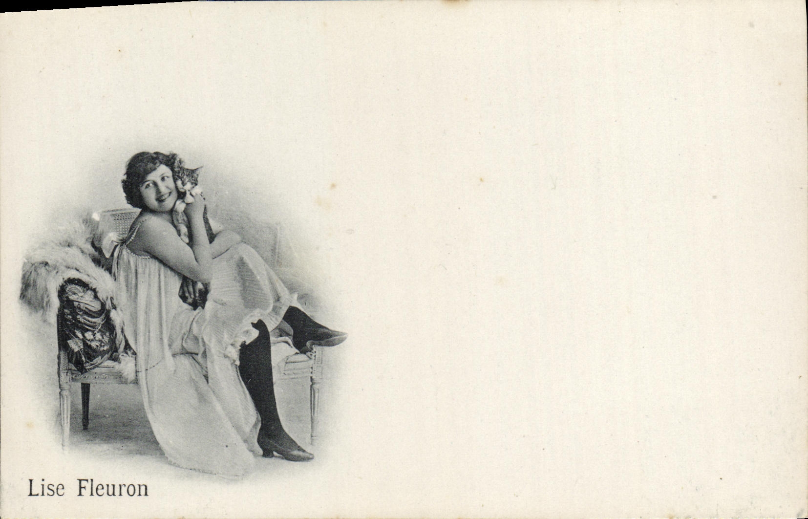 CPA Fantaisie Femme Lise Fleuron Chat