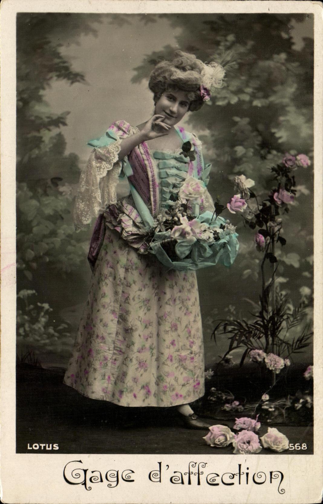 CPA Fantaisie Femme Lotus