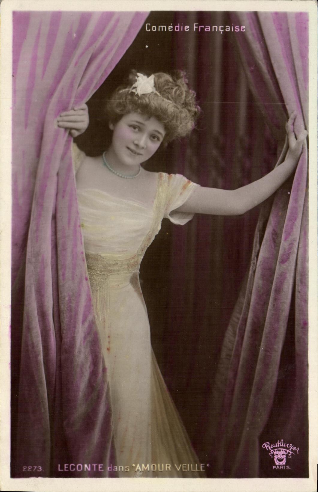 CPA Fantaisie Femme Comedie Francaise Leconte dans Amour Veile