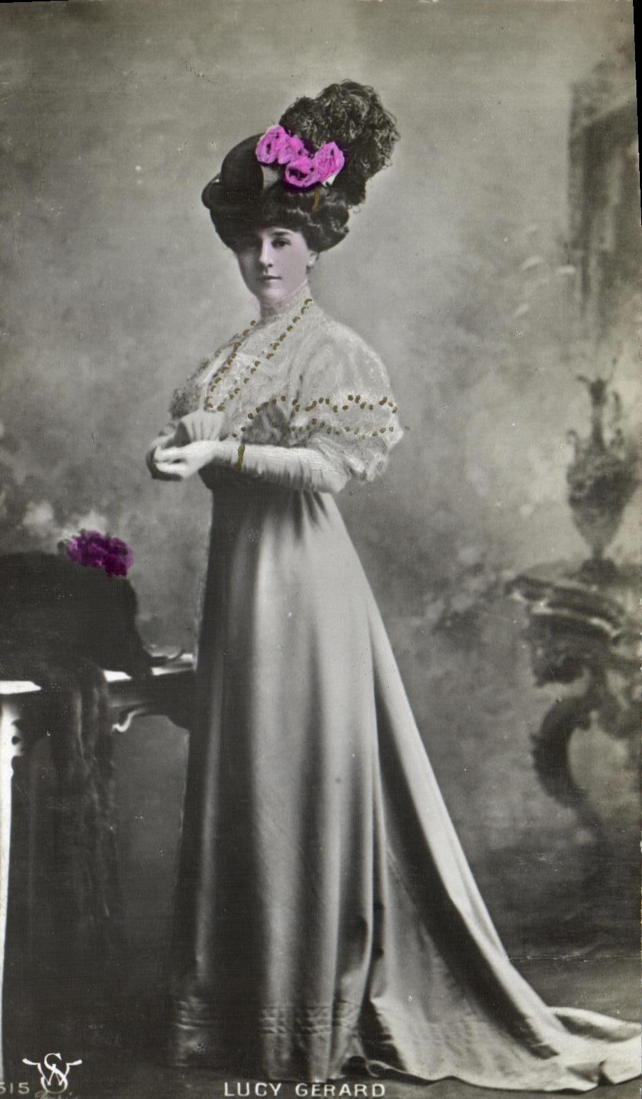 CPA Fantaisie Femme Lucy Gerard