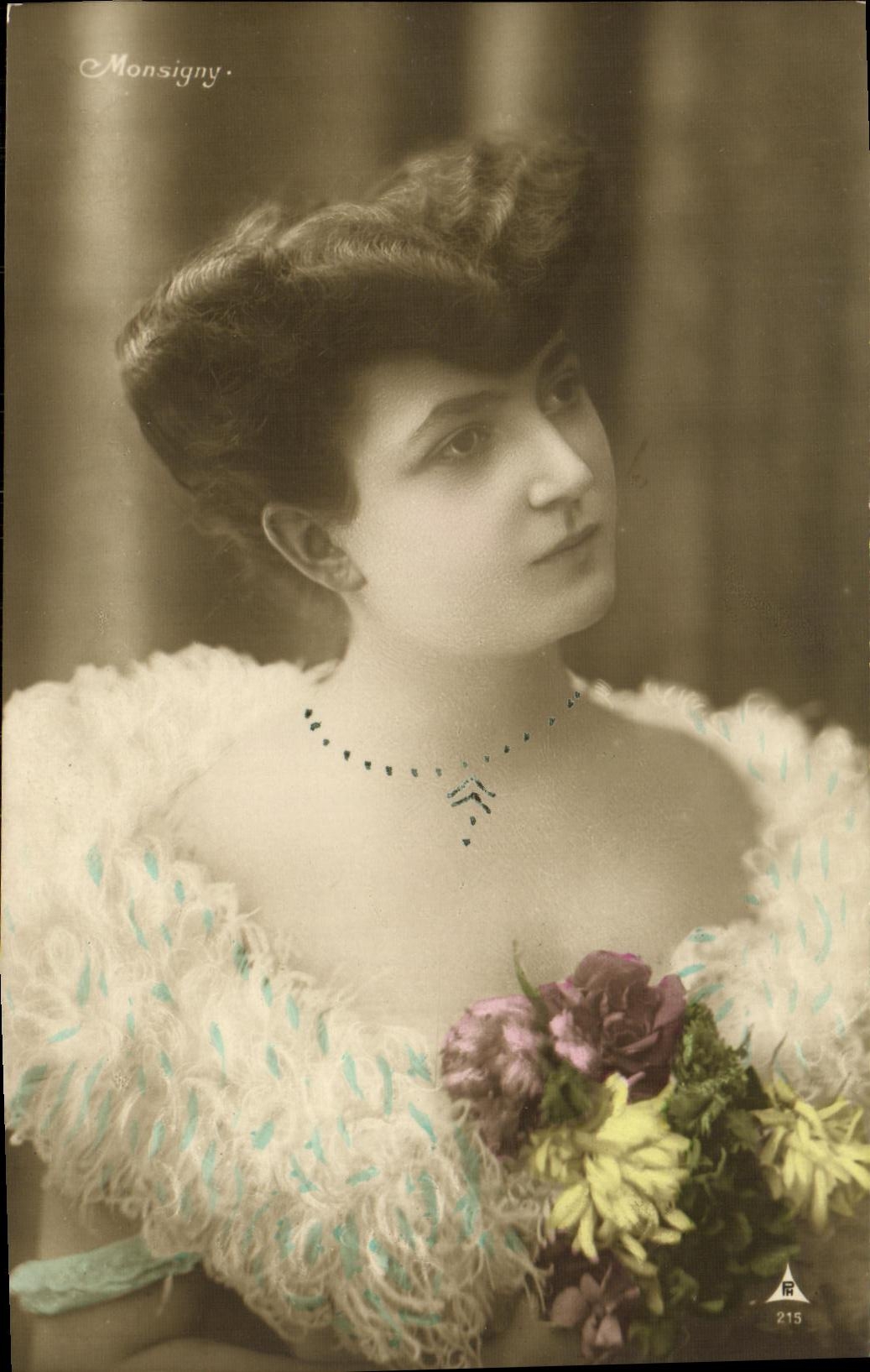 CPA Fantaisie Femme Monsigny