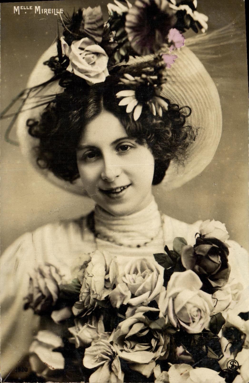 CPA Fantaisie Femme Mlle Mireille