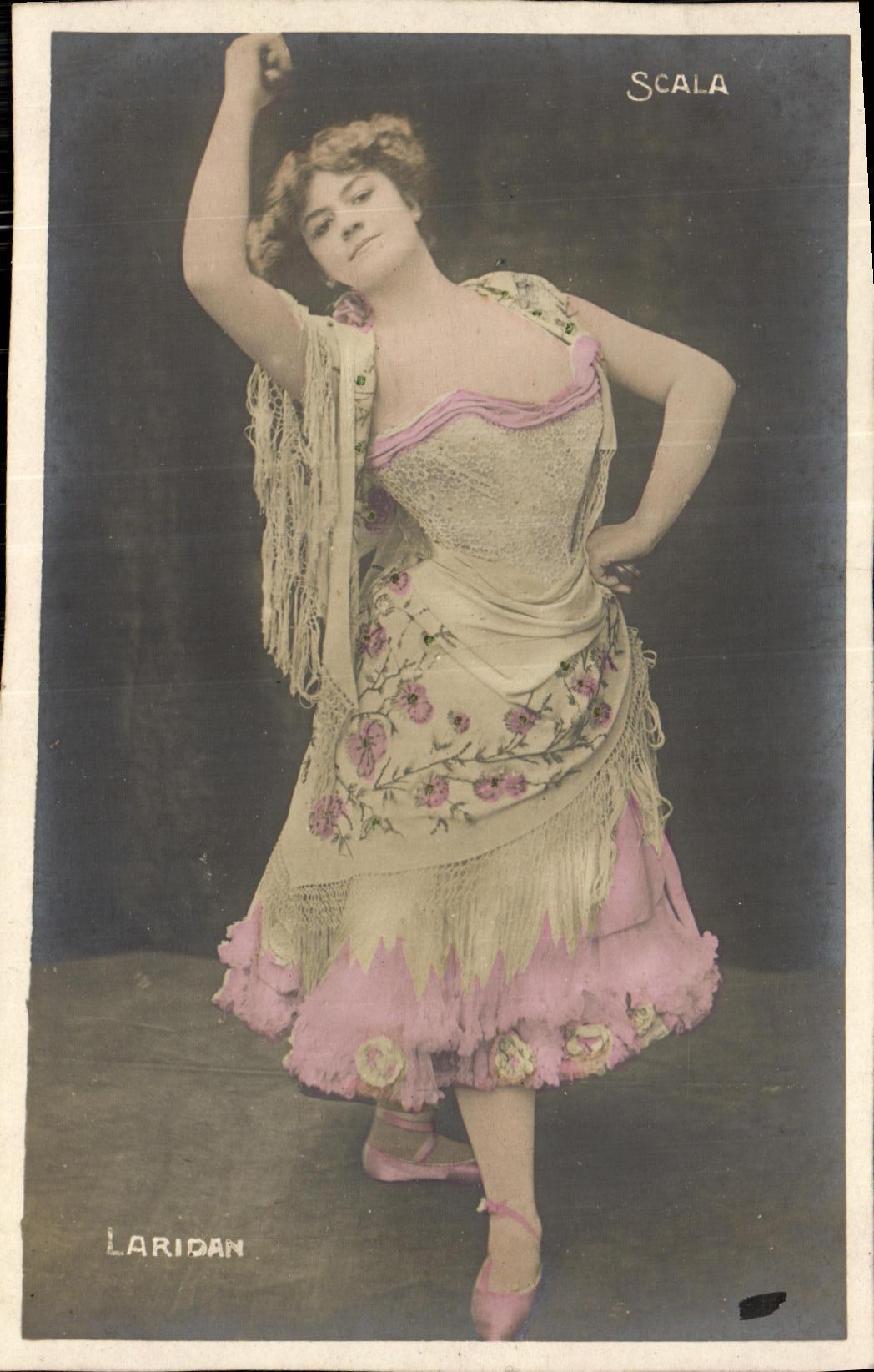 CPA Fantaisie Femme Scala Laridan