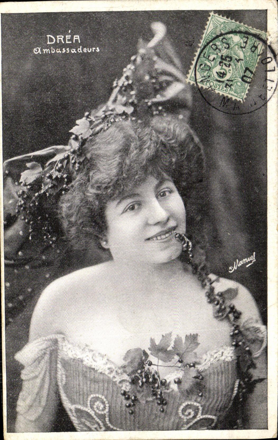 CPA Fantaisie Femme Drea Ambassadeurs 