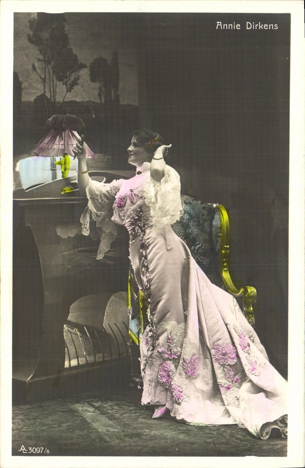 CPA Fantaisie Femme Annie Dirkens