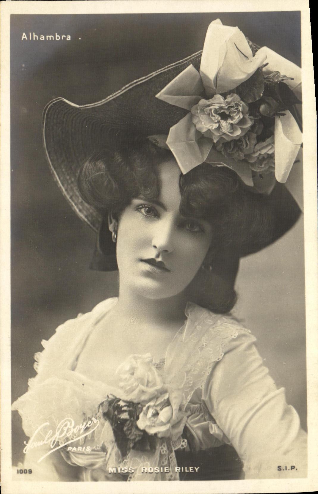 CPA Fantaisie Femme Alhambra Miss Rosy Rilley