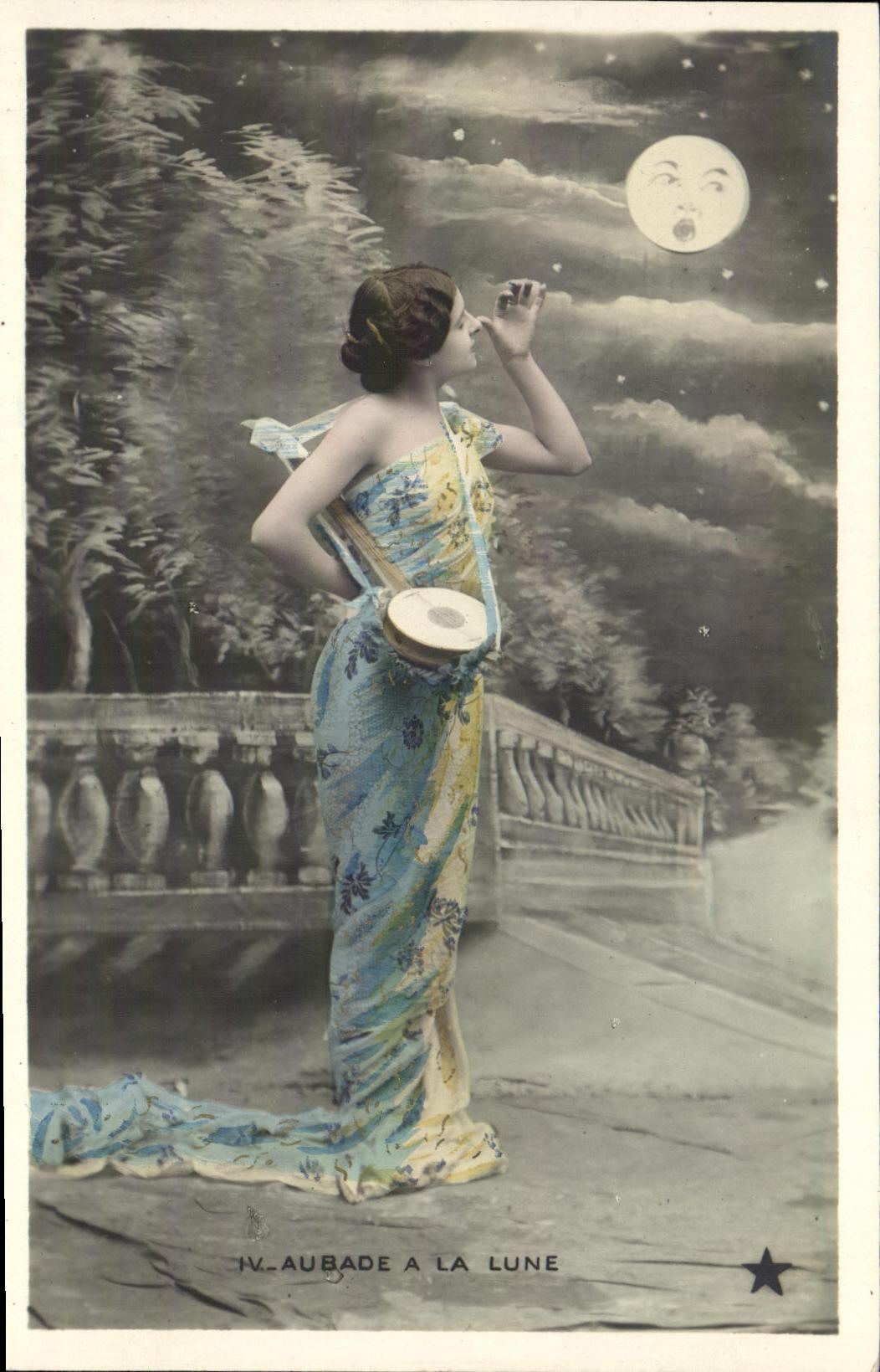 CPA Fantaisie Femme Aubade de la lune
