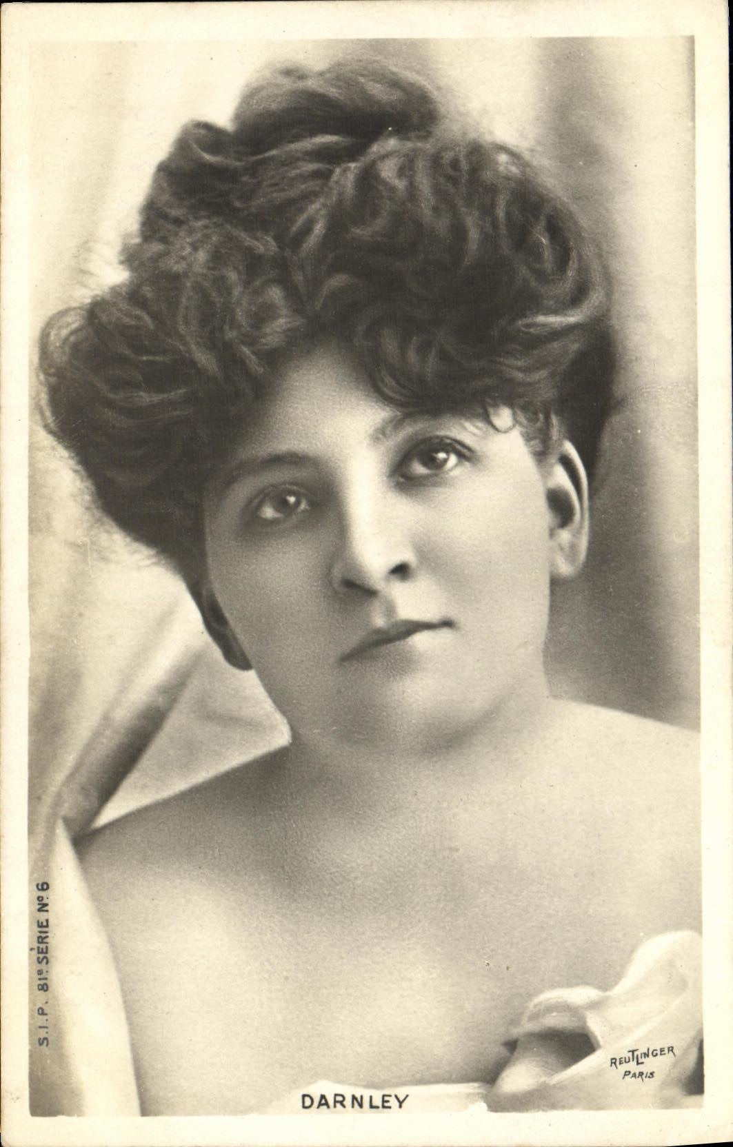 CPA Fantaisie Femme Darnley