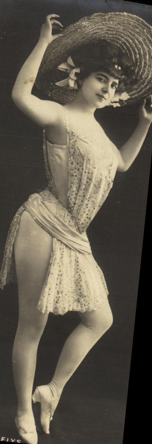 CPA Fantaisie Femme Delys