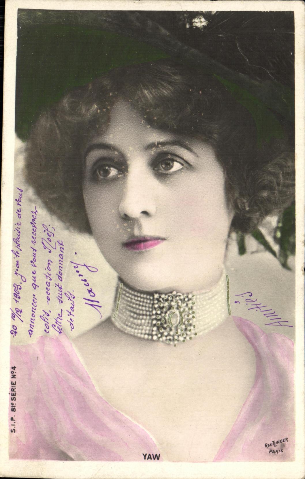 CPA Fantaisie Femme Yaw