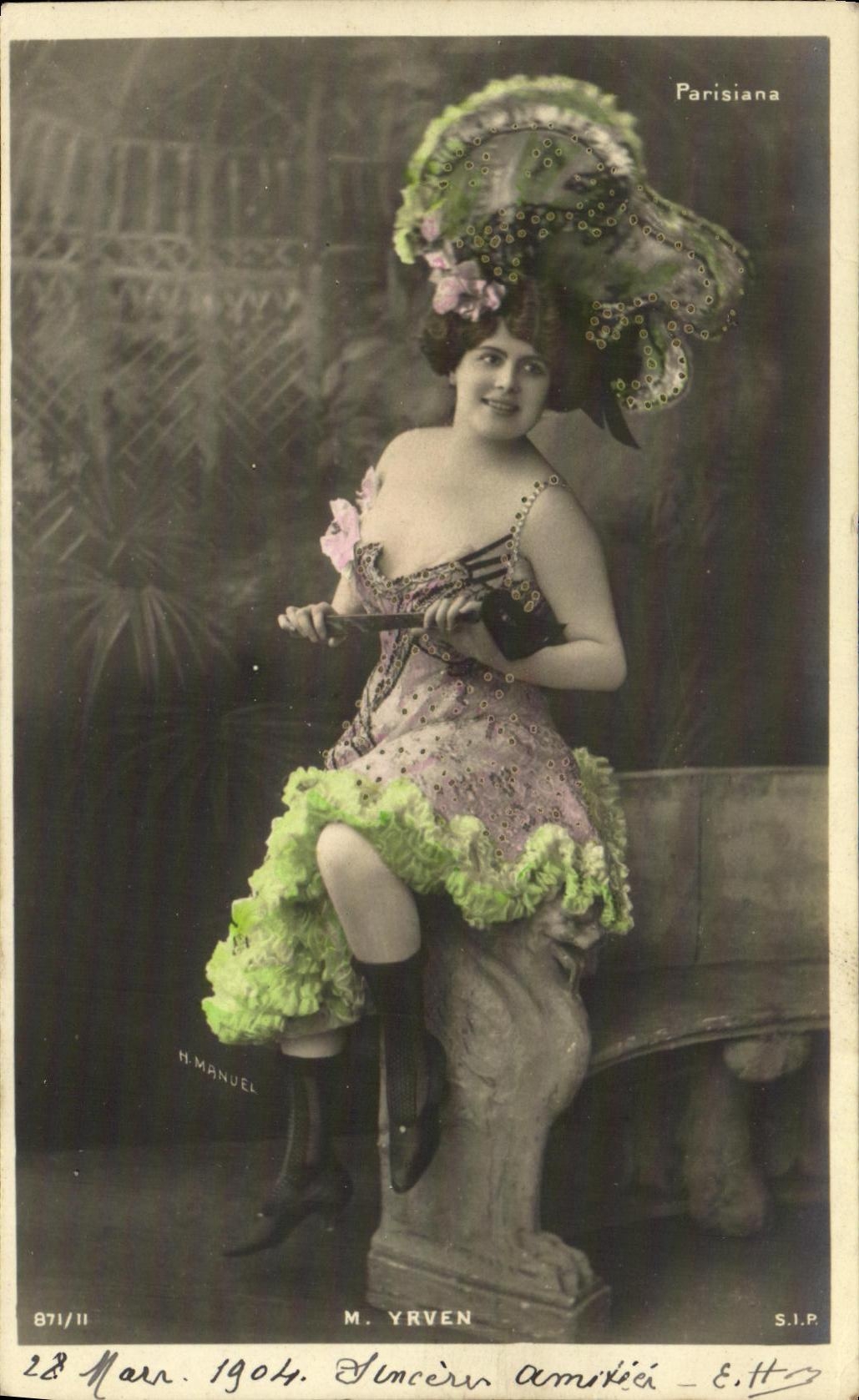 CPA Fantaisie Femme M Yrven