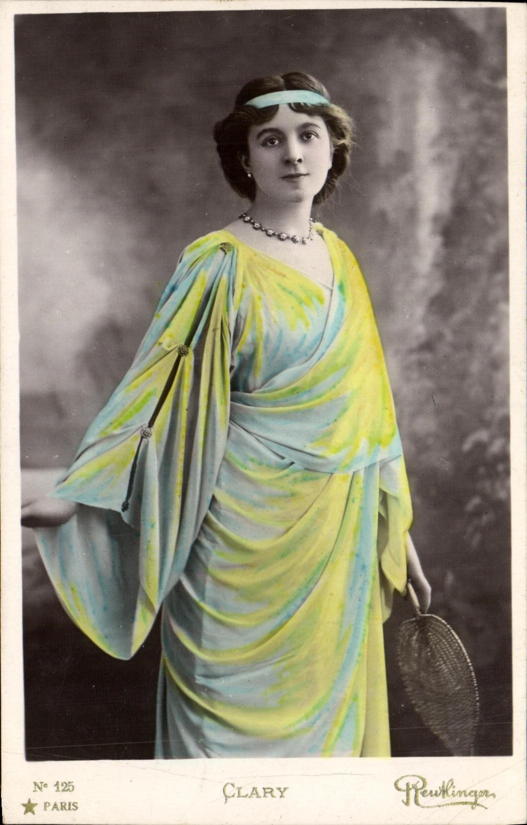 CPA Fantaisie Femme Clary