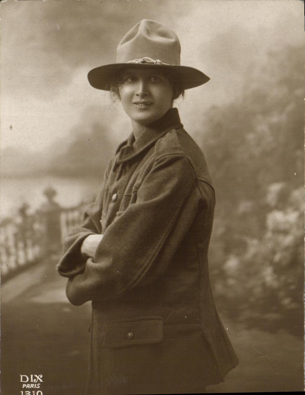 CPA Fantaisie Femme Un bonjour de FRance