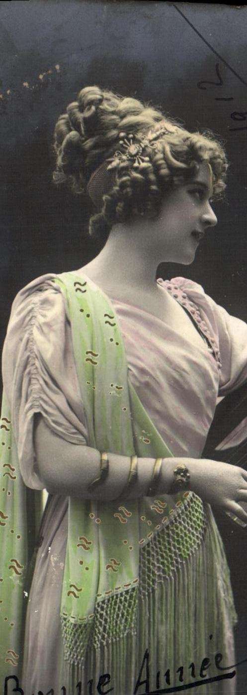 CPA Fantaisie Femme Lyre