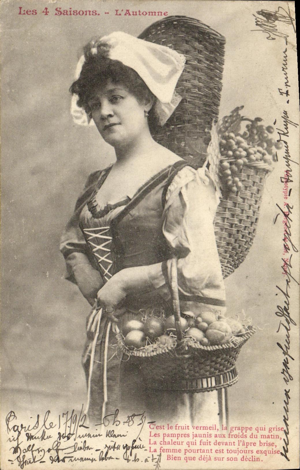 CPA Fantaisie Femme Les 4 saisons L automne