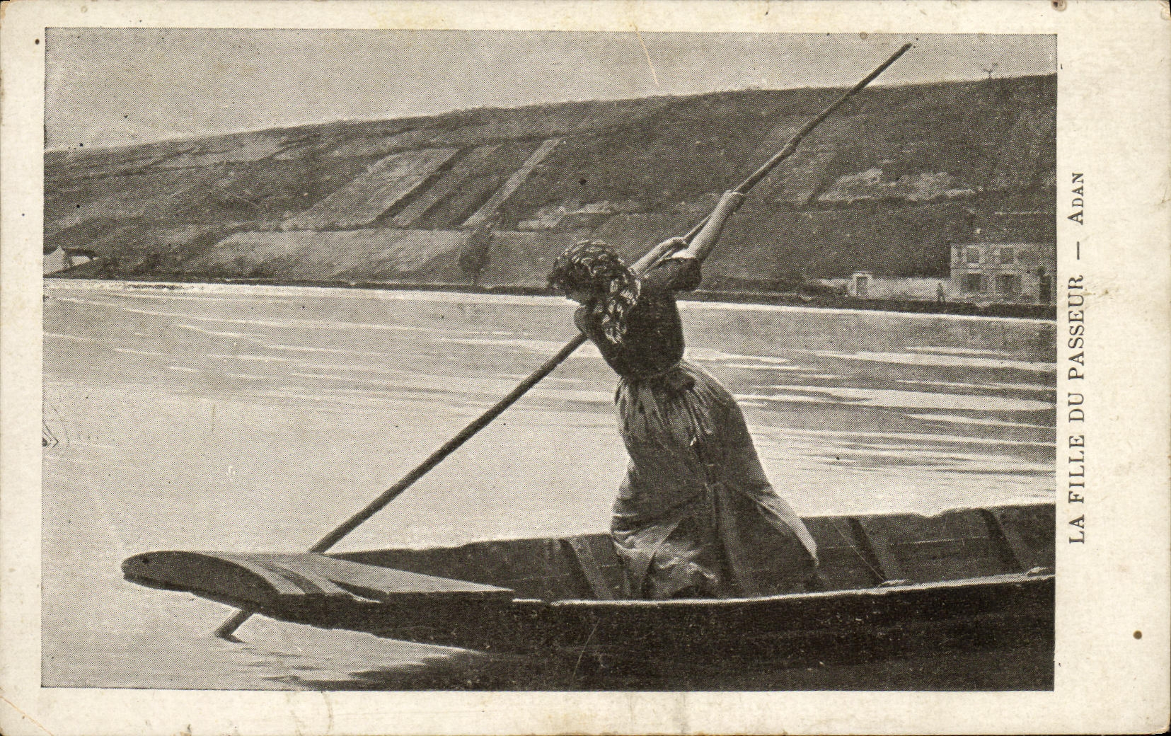 CPA Fantaisie Femme La fille du passeur Adan