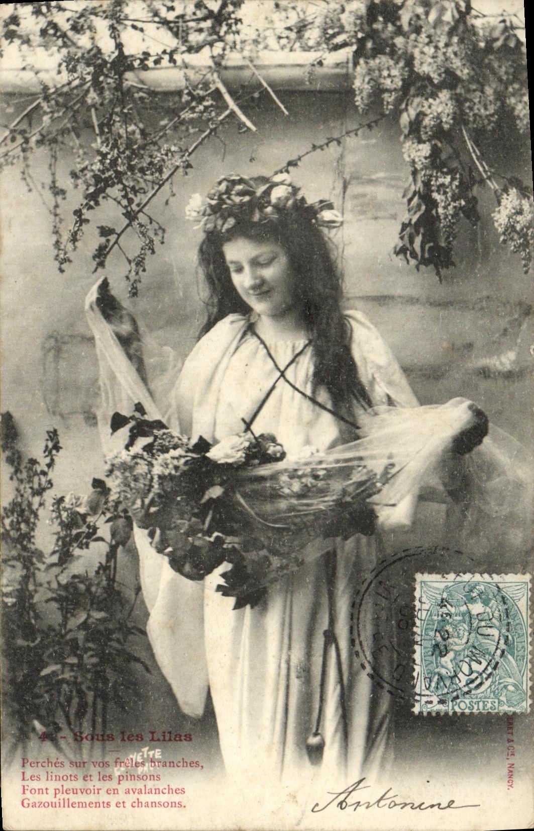 CPA Fantaisie Femme Sous les lilas