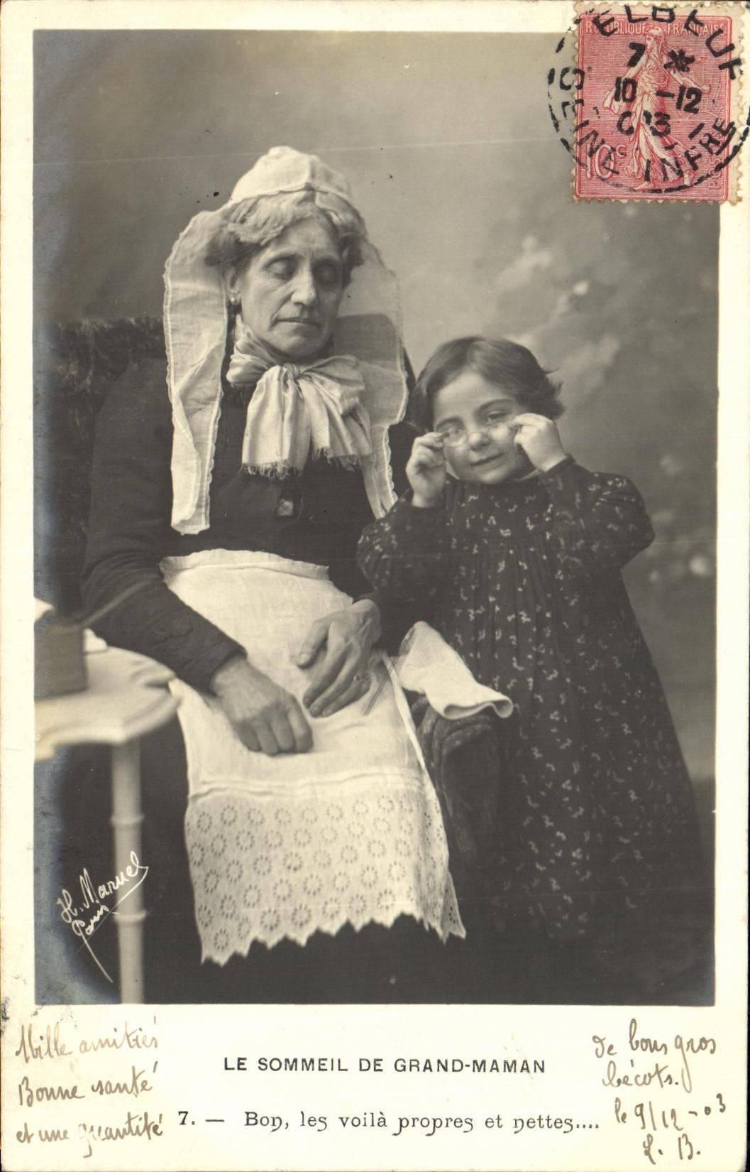 CPA Fantaisie Femme Le sommeil de grand maman