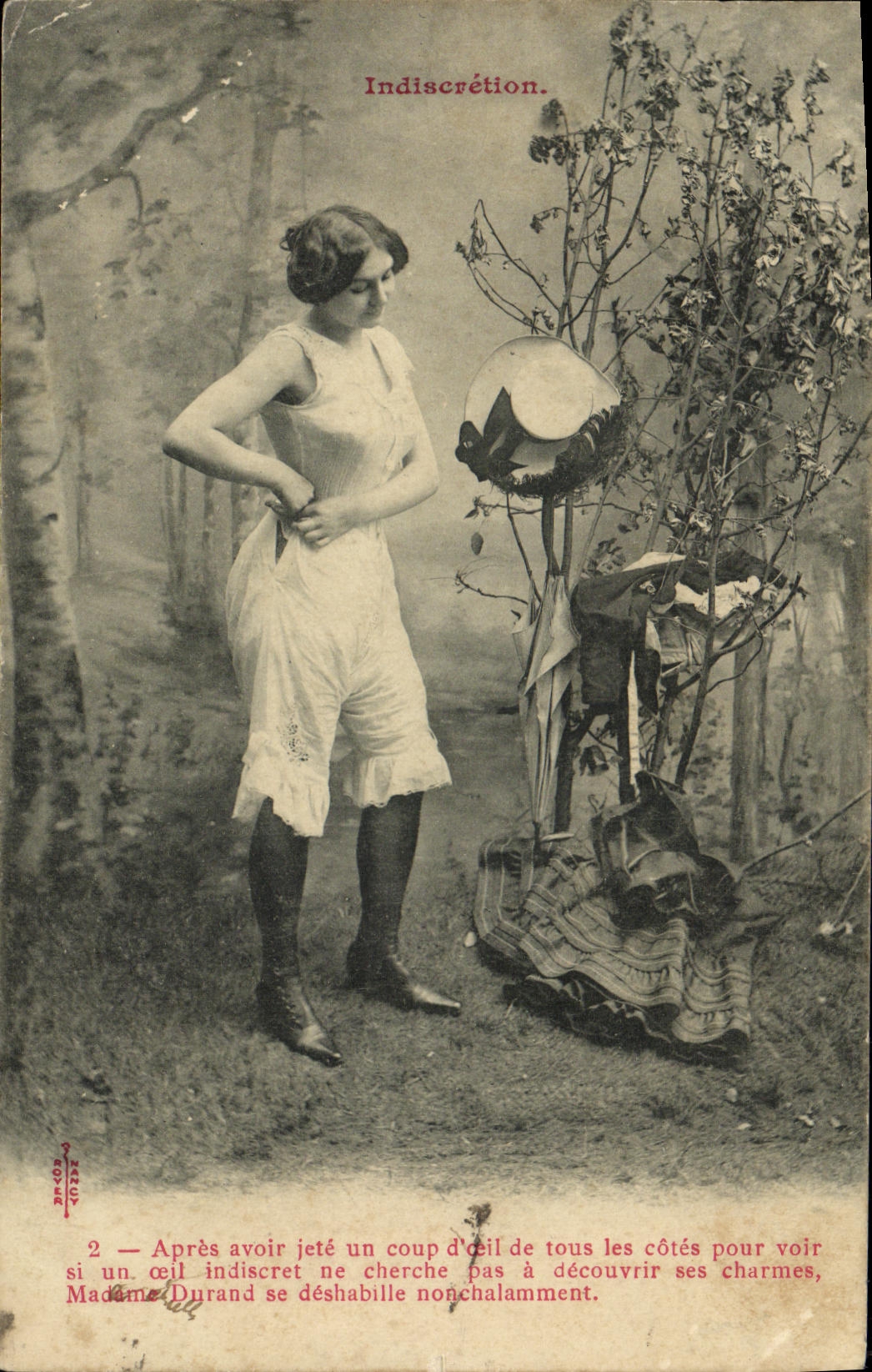 CPA Fantaisie Femme Indiscretion