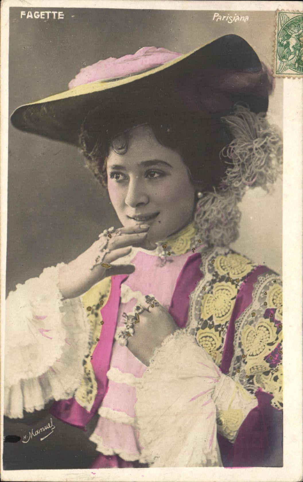 CPA Fantaisie Femme Fagette Parisiana