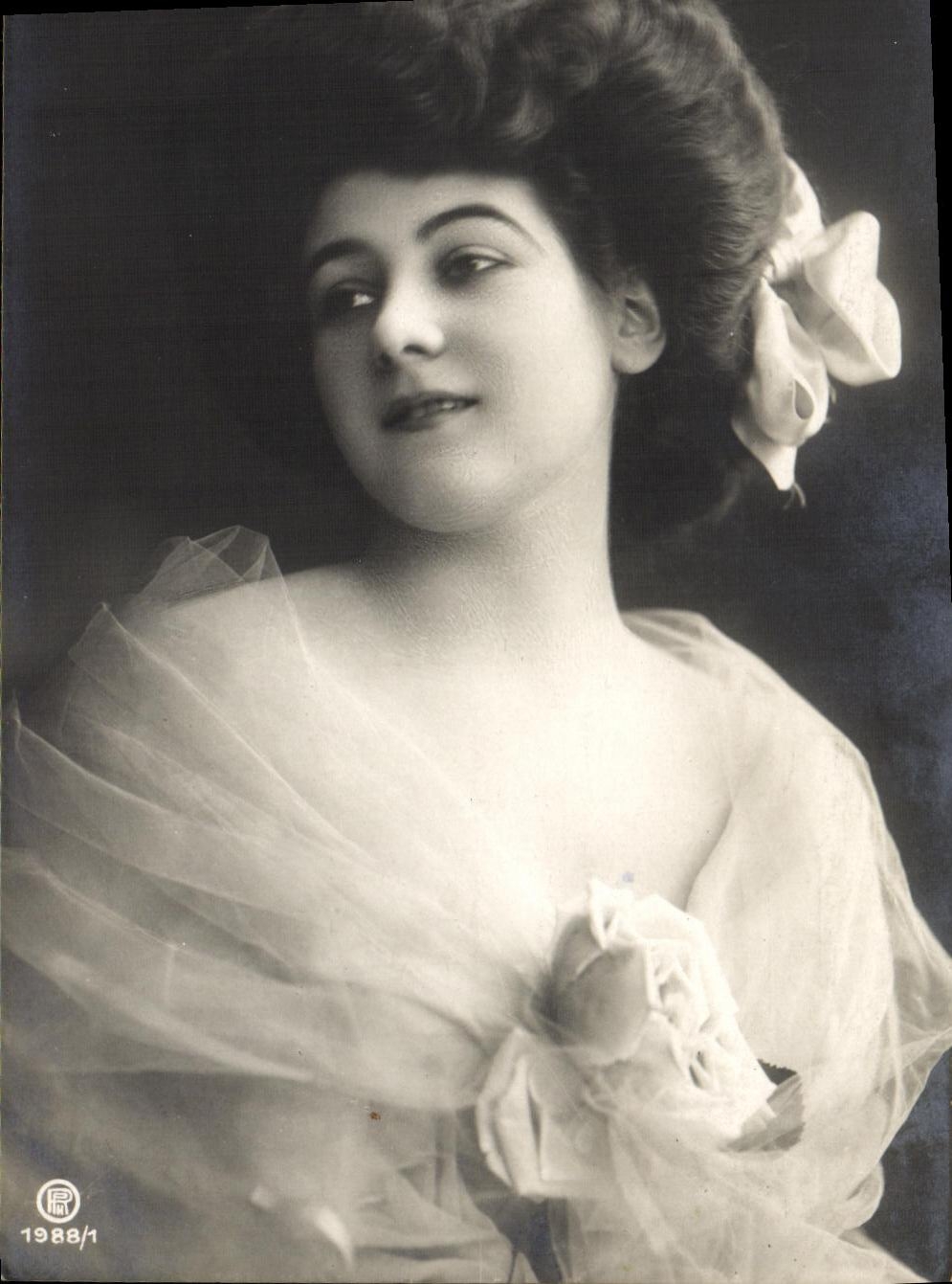 CPA Fantaisie Femme Fedia de Ferard