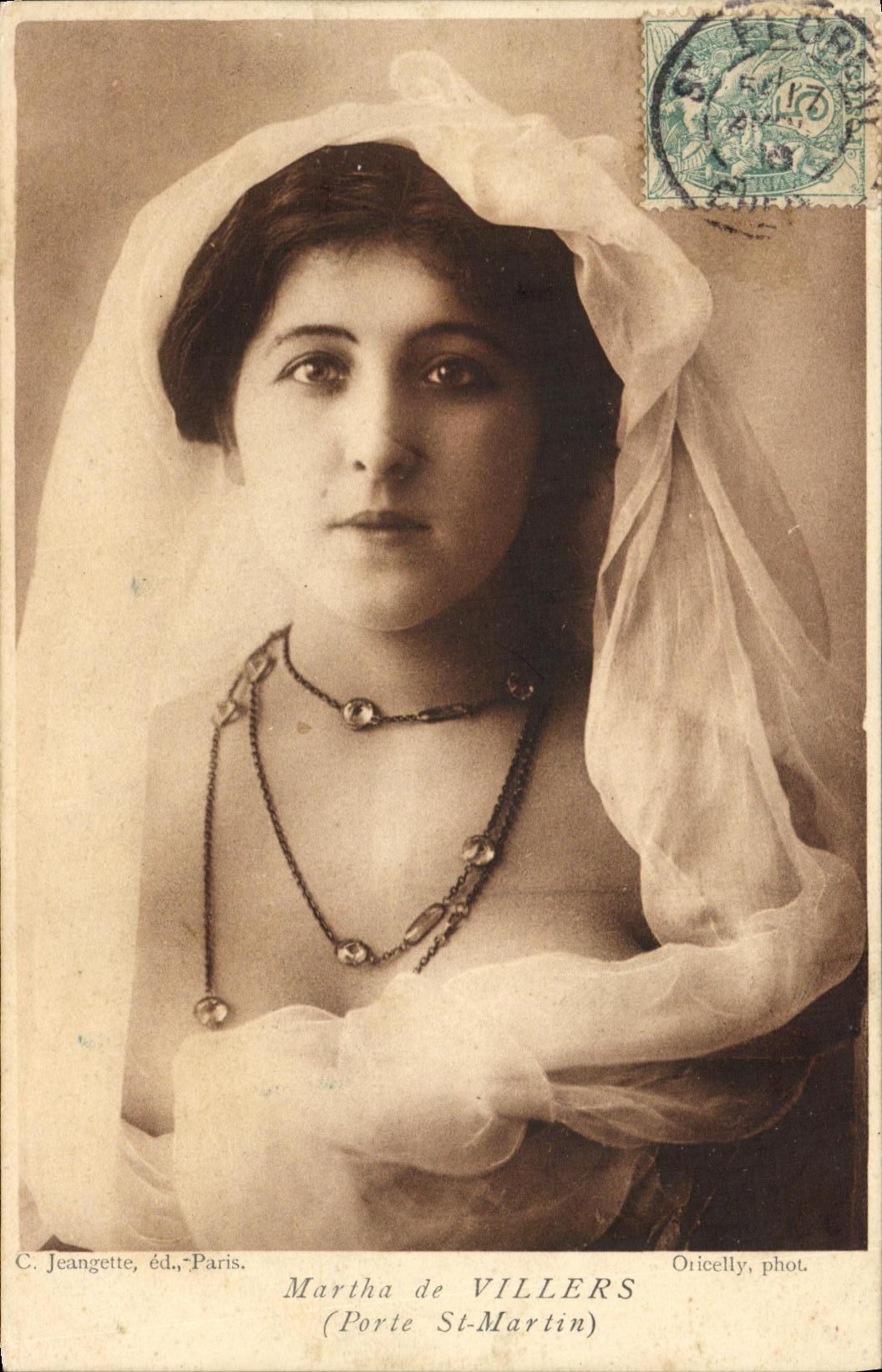 CPA Fantaisie Femme Martha de Villers Porte St mMrtin