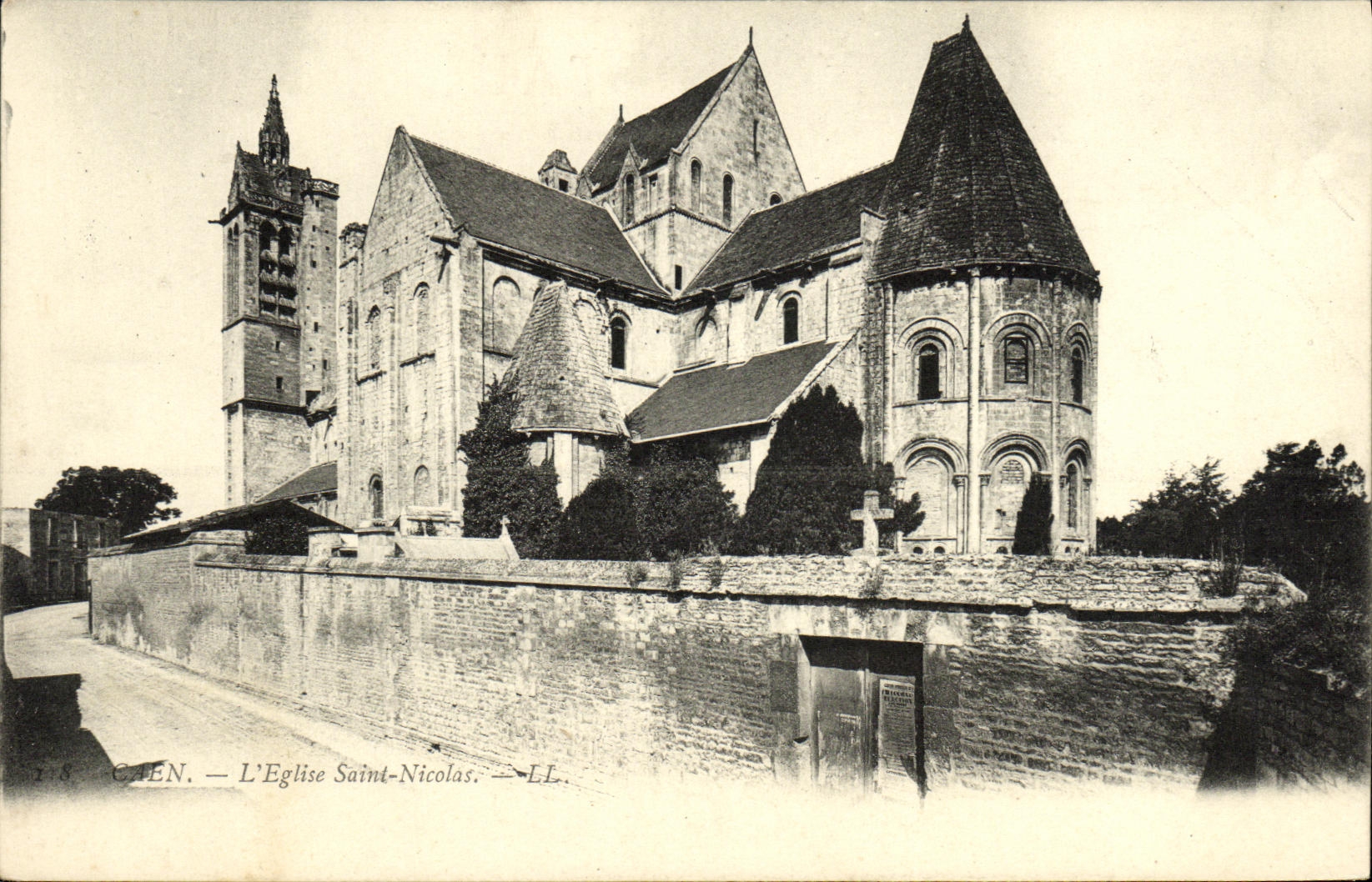VINTAGE POSTCARD Caen L Church Saint Nicolas