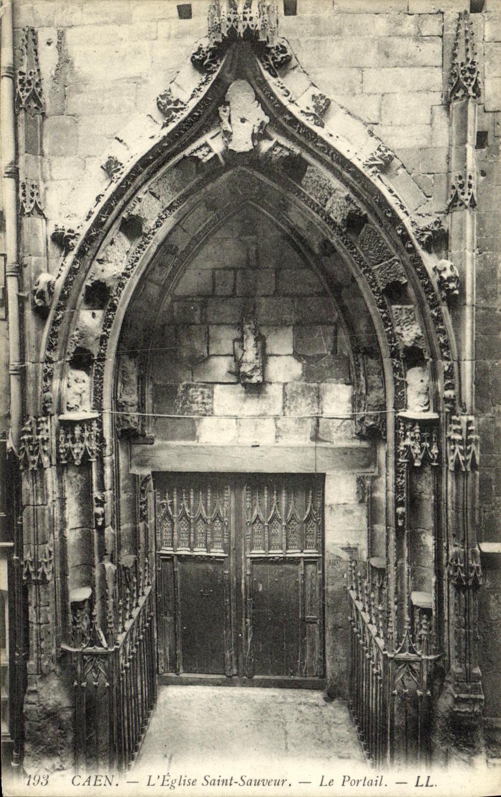 VINTAGE POSTCARD Caen L Church St Saver the gate