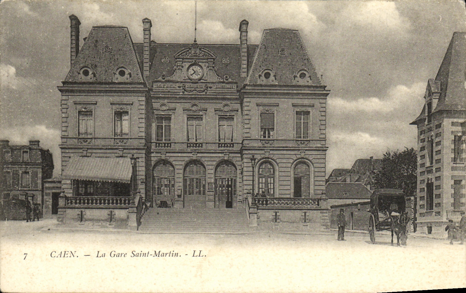 VINTAGE POSTCARD Caen Train station Holy Martin Barouche
