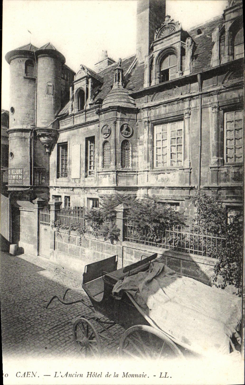 VINTAGE POSTCARD Caen L Old Mint