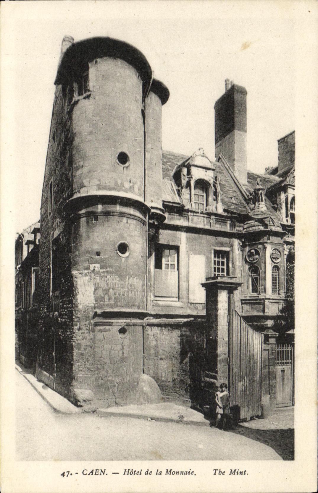 VINTAGE POSTCARD Caen L Old Mint Child