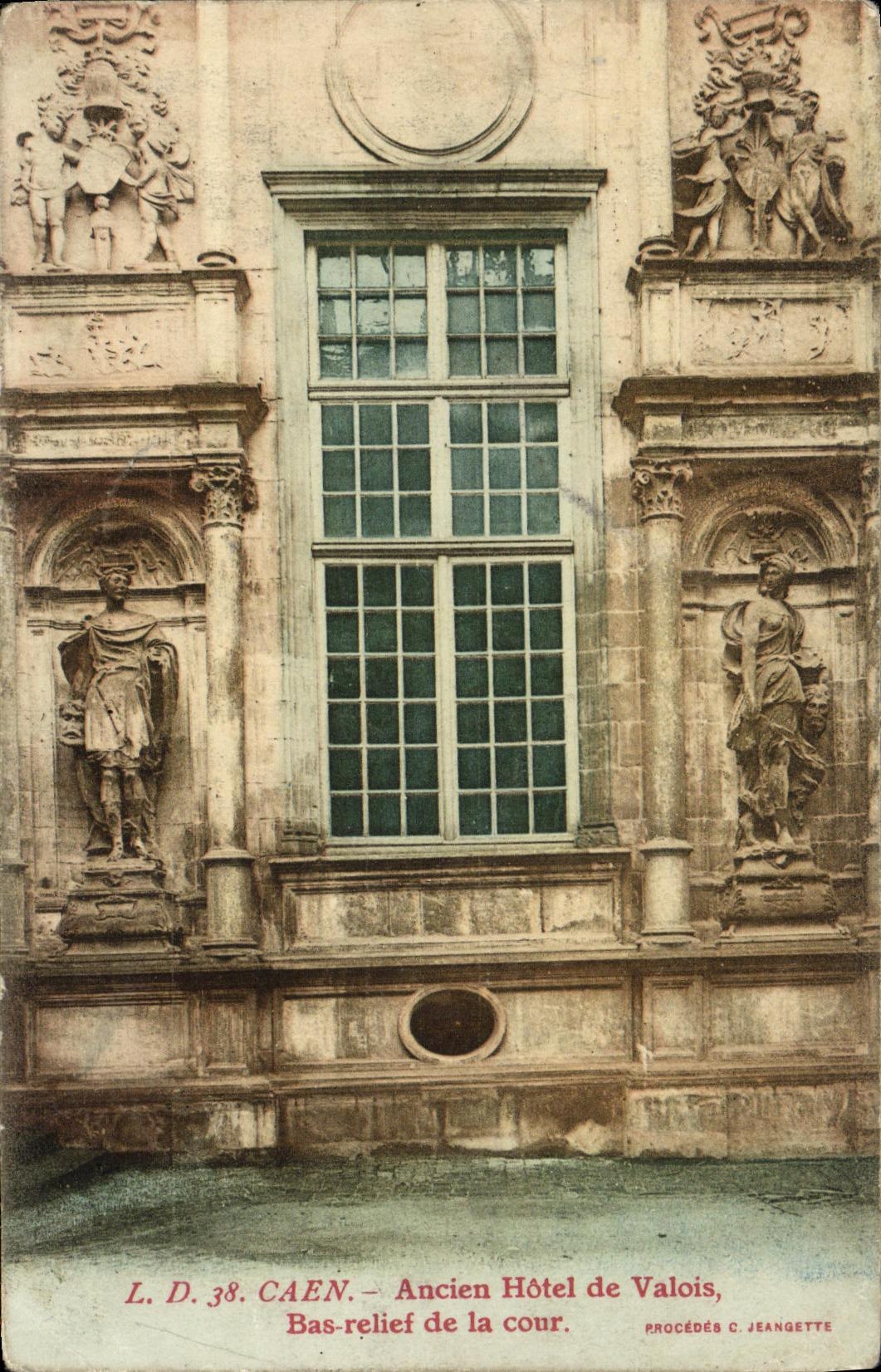 VINTAGE POSTCARD Caen Old Hotel of Low Valois Relief of Court