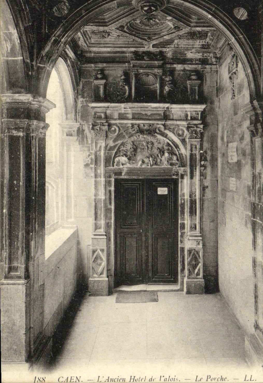 VINTAGE POSTCARD Caen L Old Hotel of Valois the porch