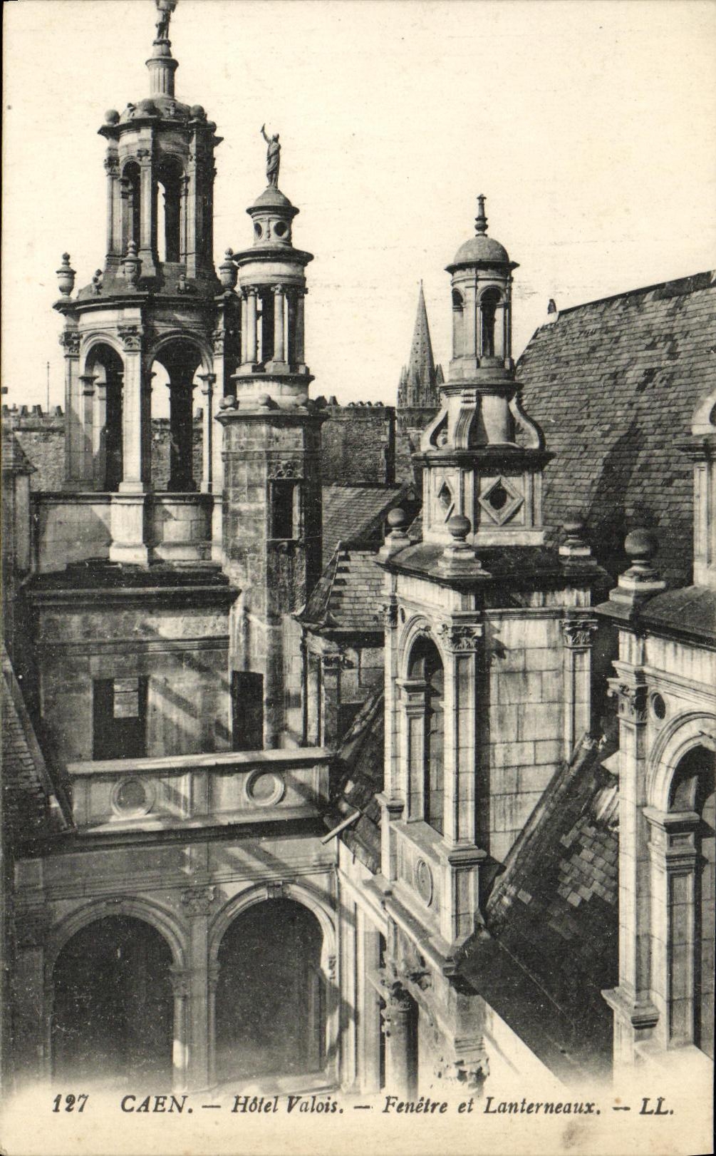 VINTAGE POSTCARD Caen L Old Hotel of Valois Fenestrates and Lanterns