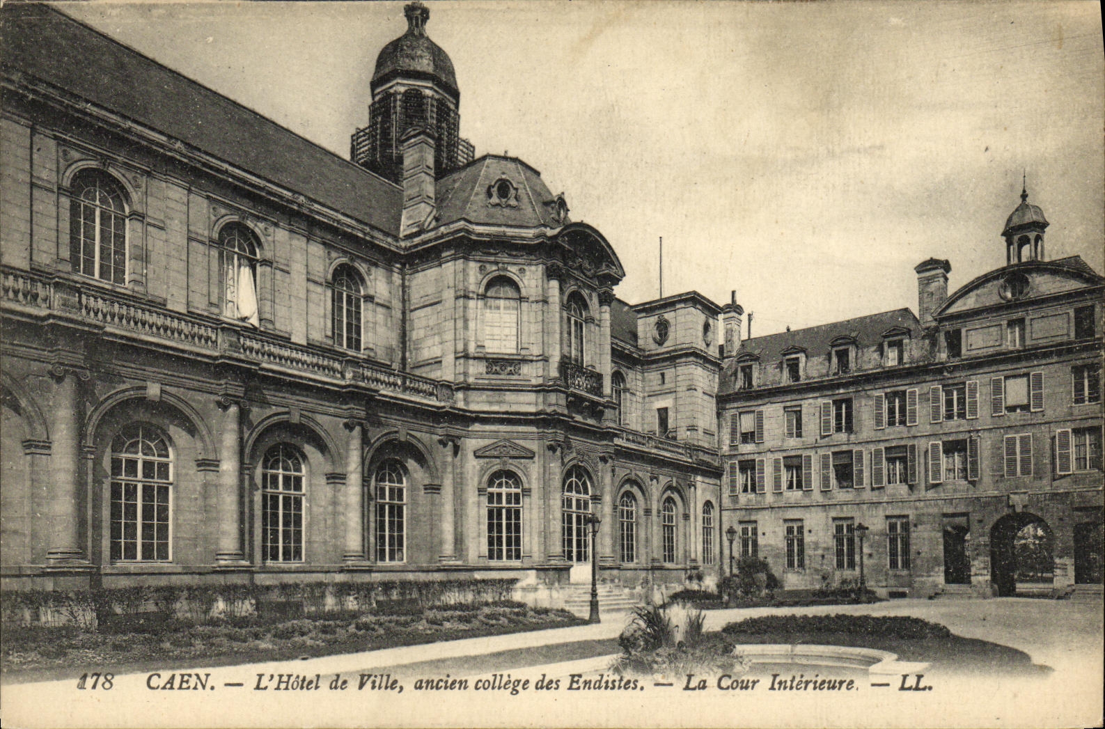 VINTAGE POSTCARD Caen L Town hall Old College of Eudistes interior court