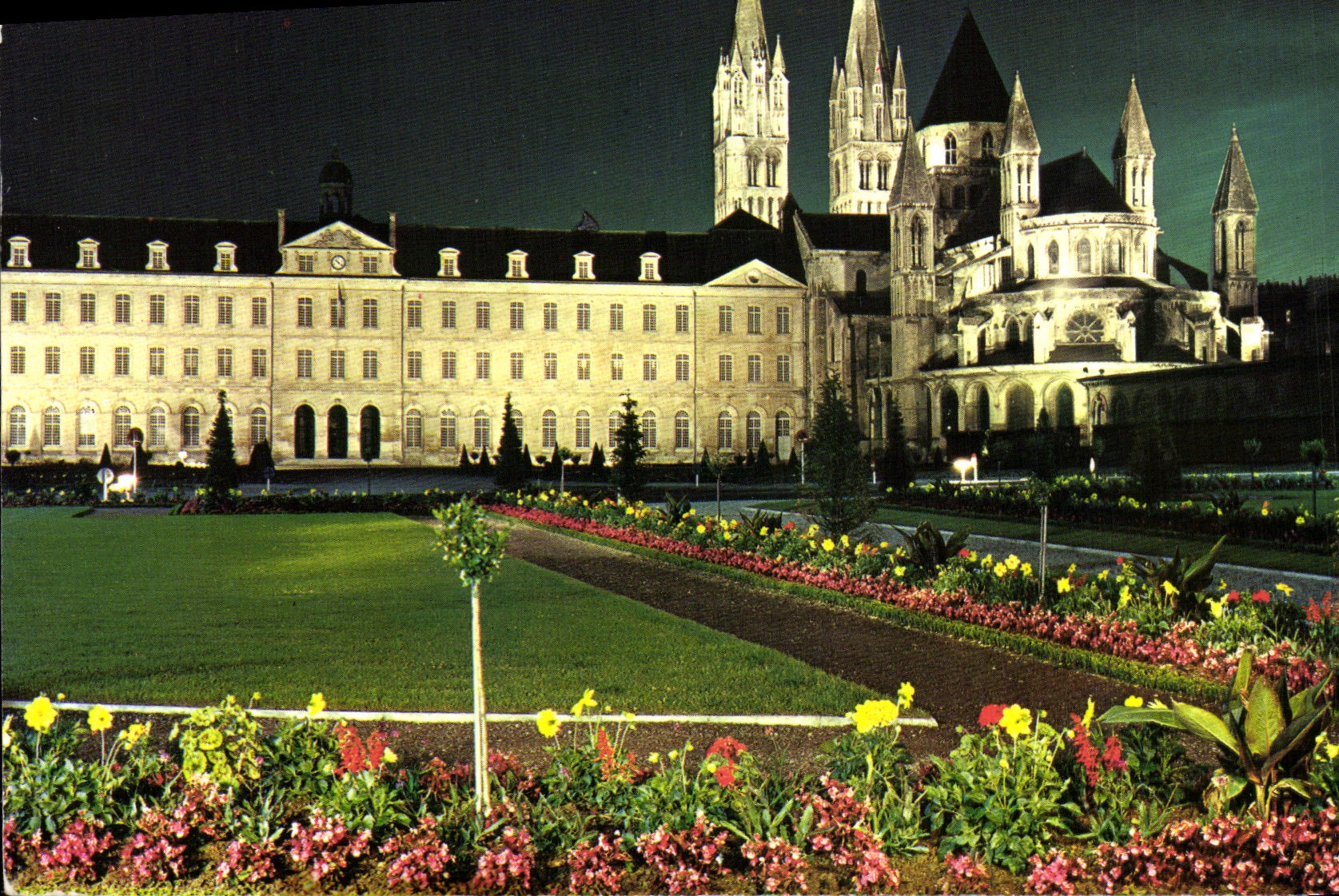 MODERN CARD Caen L Town hall and L Abbey with the Men